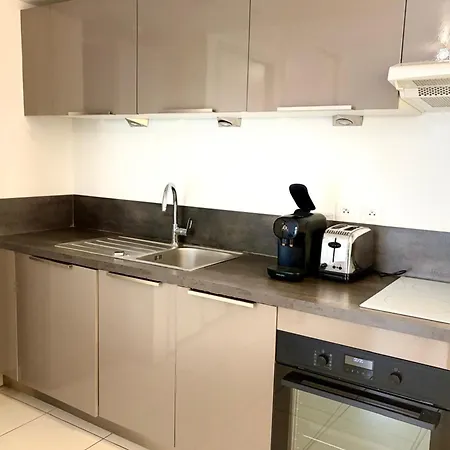 Апартаменты Juan-les-pins Beautifull Near The Антиб